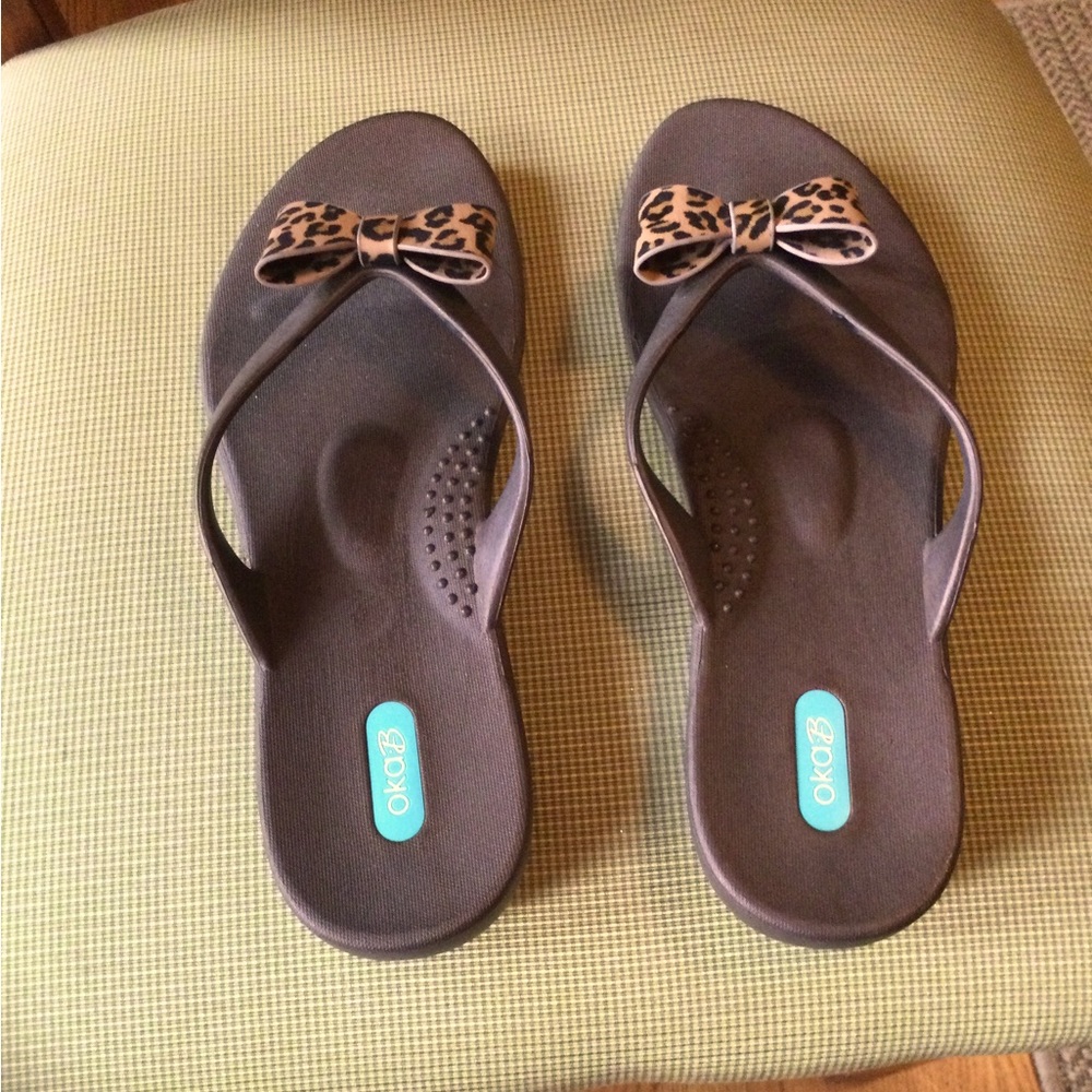 OkaB Leopard Sandals size 1O NWT